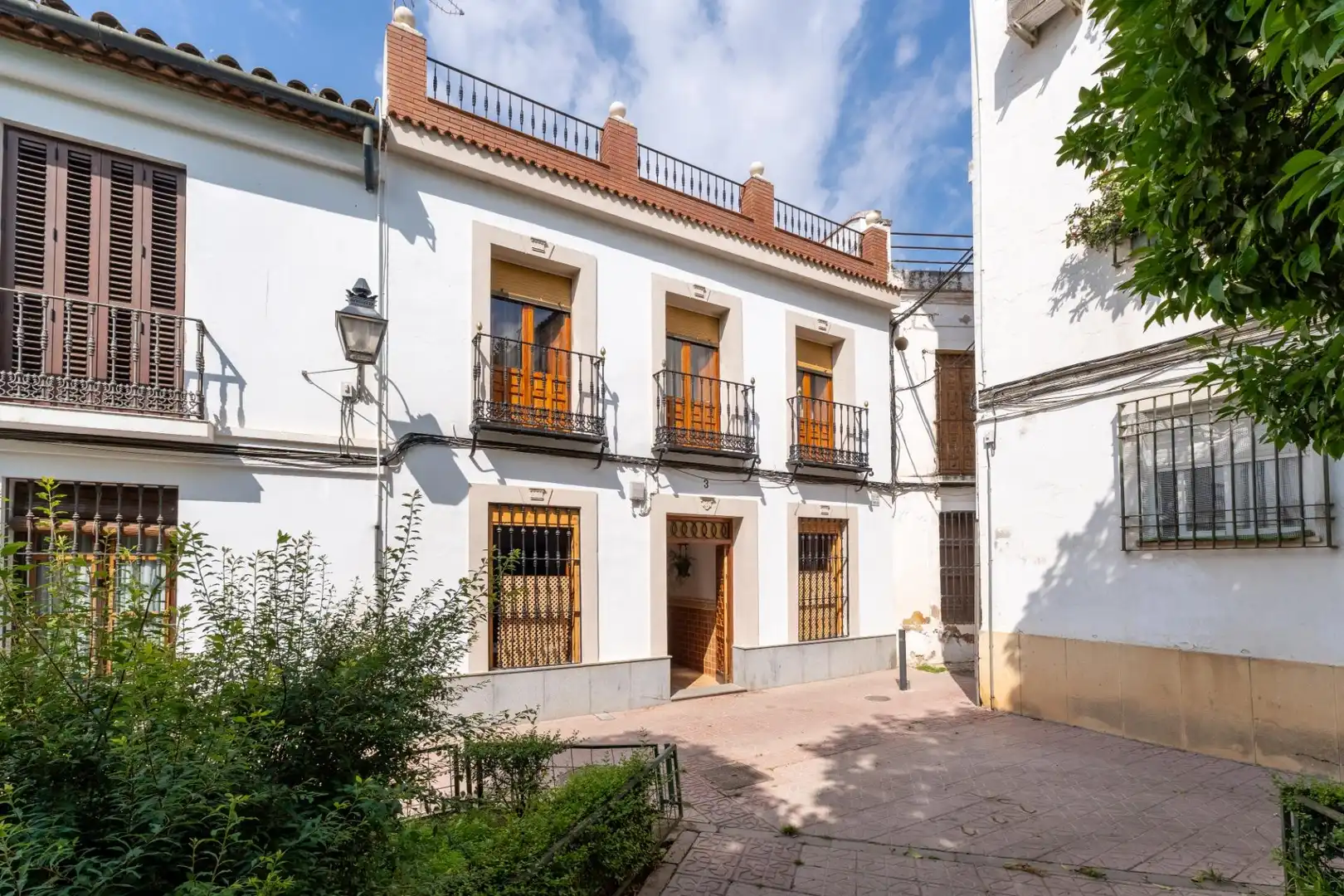 Exterior view of Houses for sale in Córdoba  with Air Conditioner, Terrace and Balcony