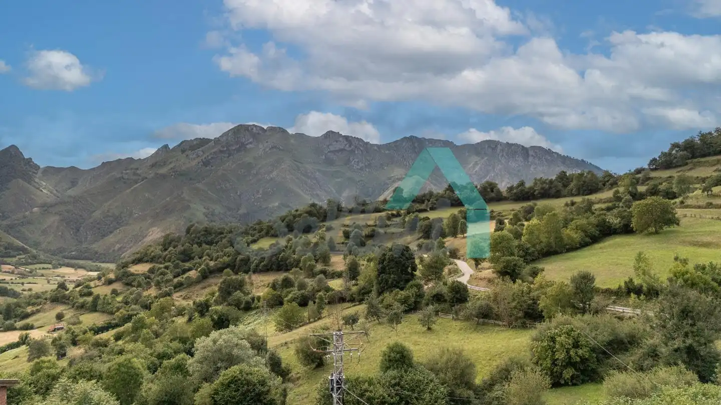 Casa o chalet en venta en Sobrescobio con Calefacción, Jardín privado y Terraza