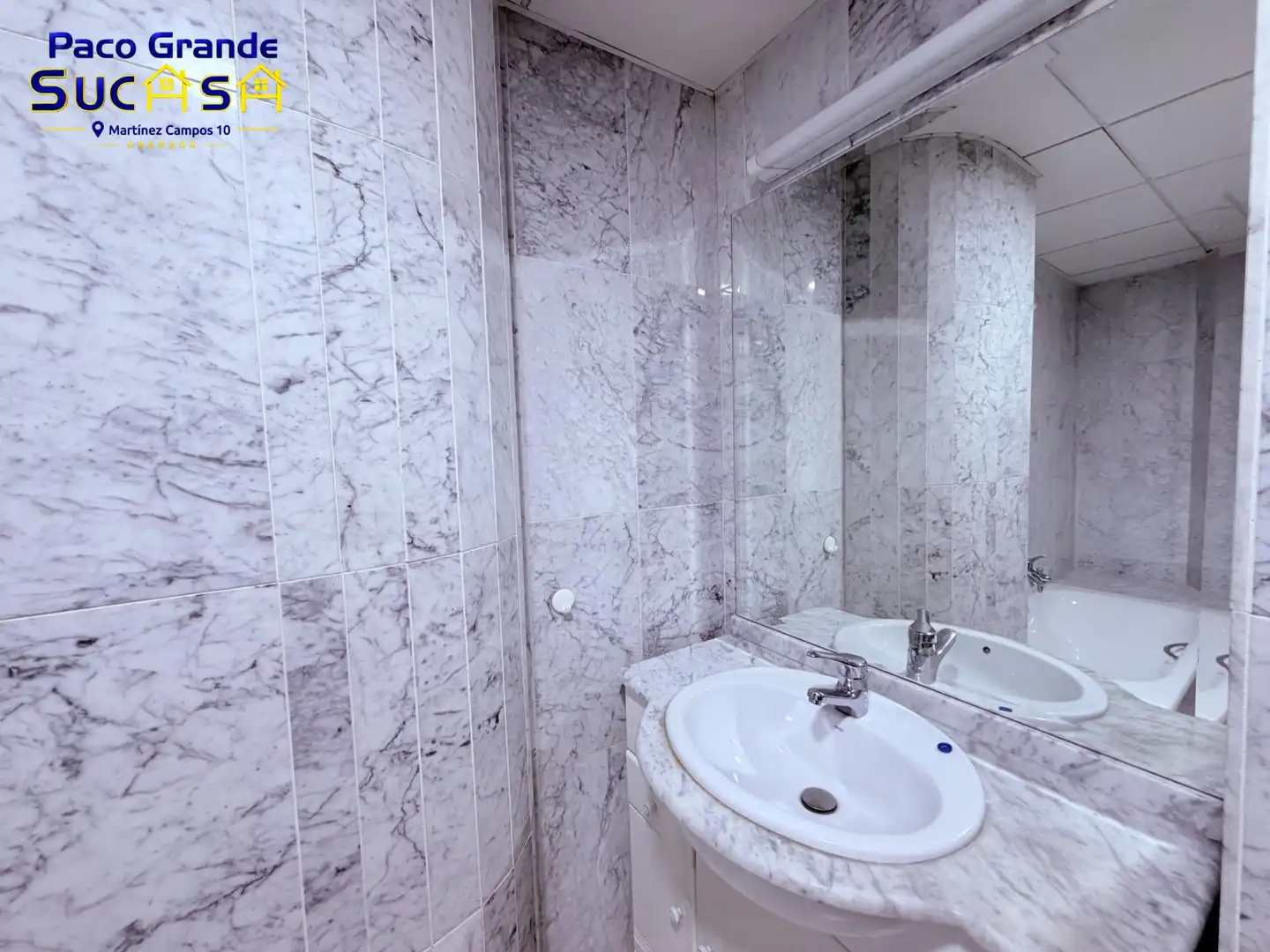 Baño de Apartamento de alquiler en Granada con Calefacción