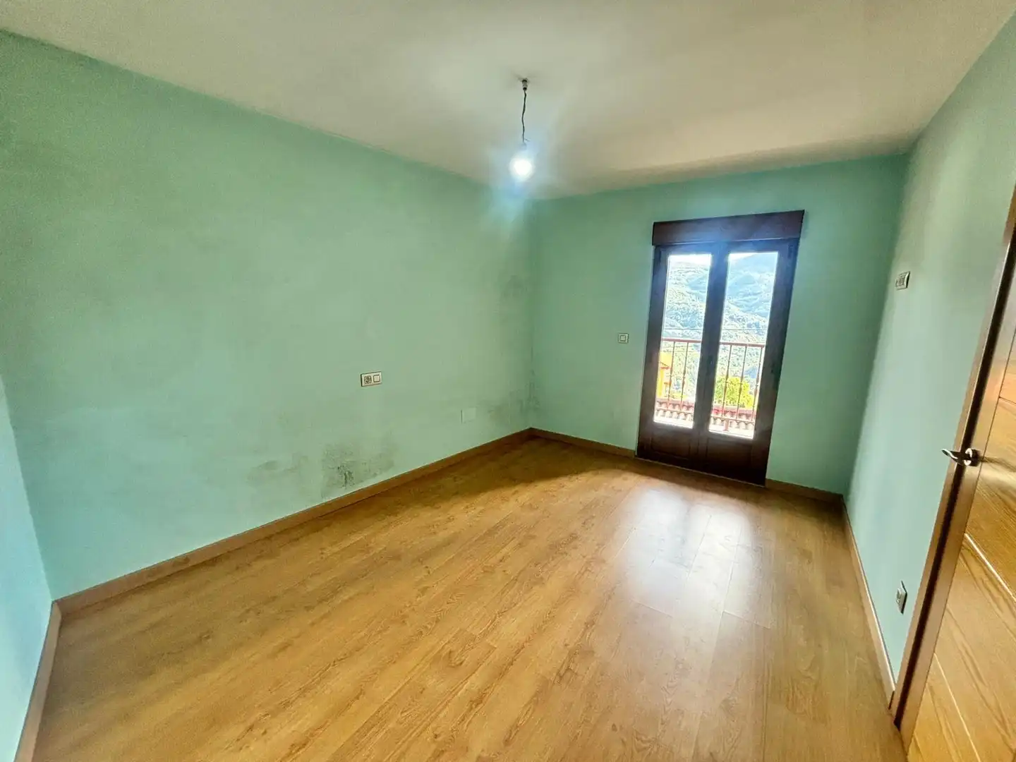 Habitación de Casa o chalet en venta en Quirós con Jardín privado, Parquet y Terraza