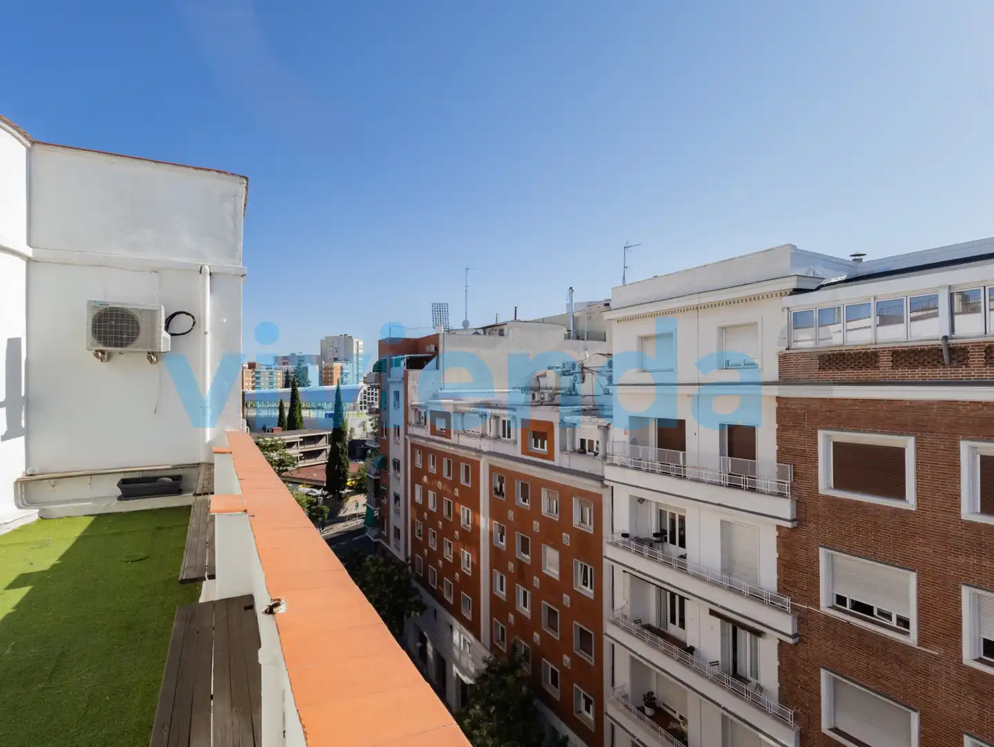 Vista exterior de Àtic en venda en Madrid amb Aire condicionat, Calefacció i Terrassa