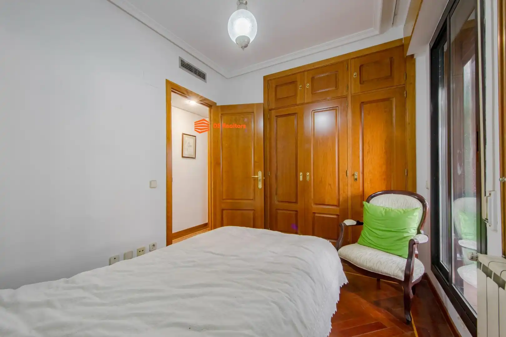 Schlafzimmer von Dachboden zum Verkauf in Madrid mit Heizung, Möbliert und Gemeinschaftspool