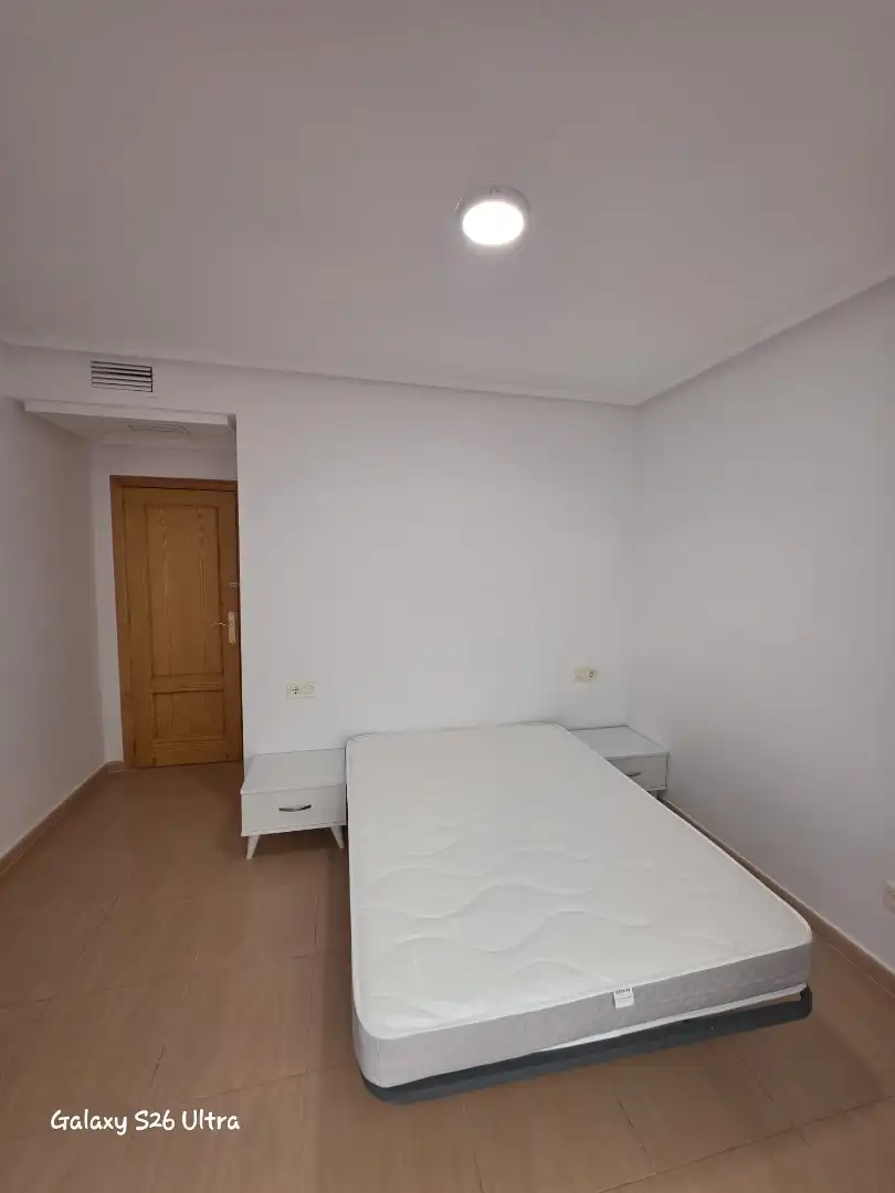 Schlafzimmer von Wohnung zur Miete in Almoradí mit Möbliert, Ofen und Waschmaschine