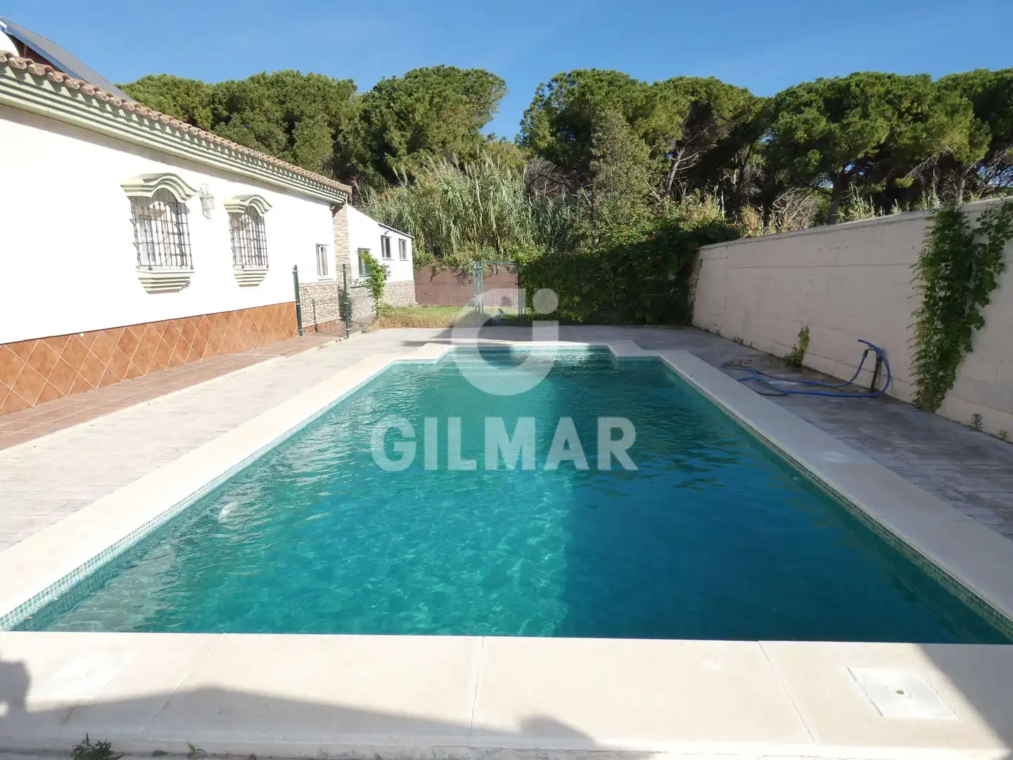 Piscina de Casa o xalet de lloguer en El Puerto de Santa María amb Aire condicionat, Jardí privat i Piscina