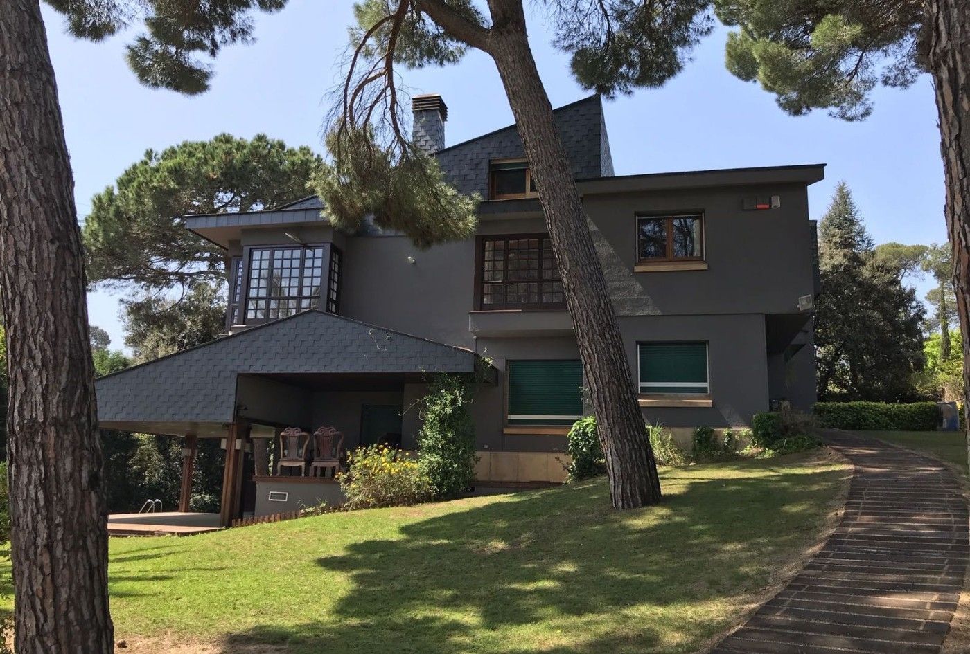 Vista exterior de Casa o xalet en venda en Sant Cugat del Vallès amb Aire condicionat, Traster i Piscina
