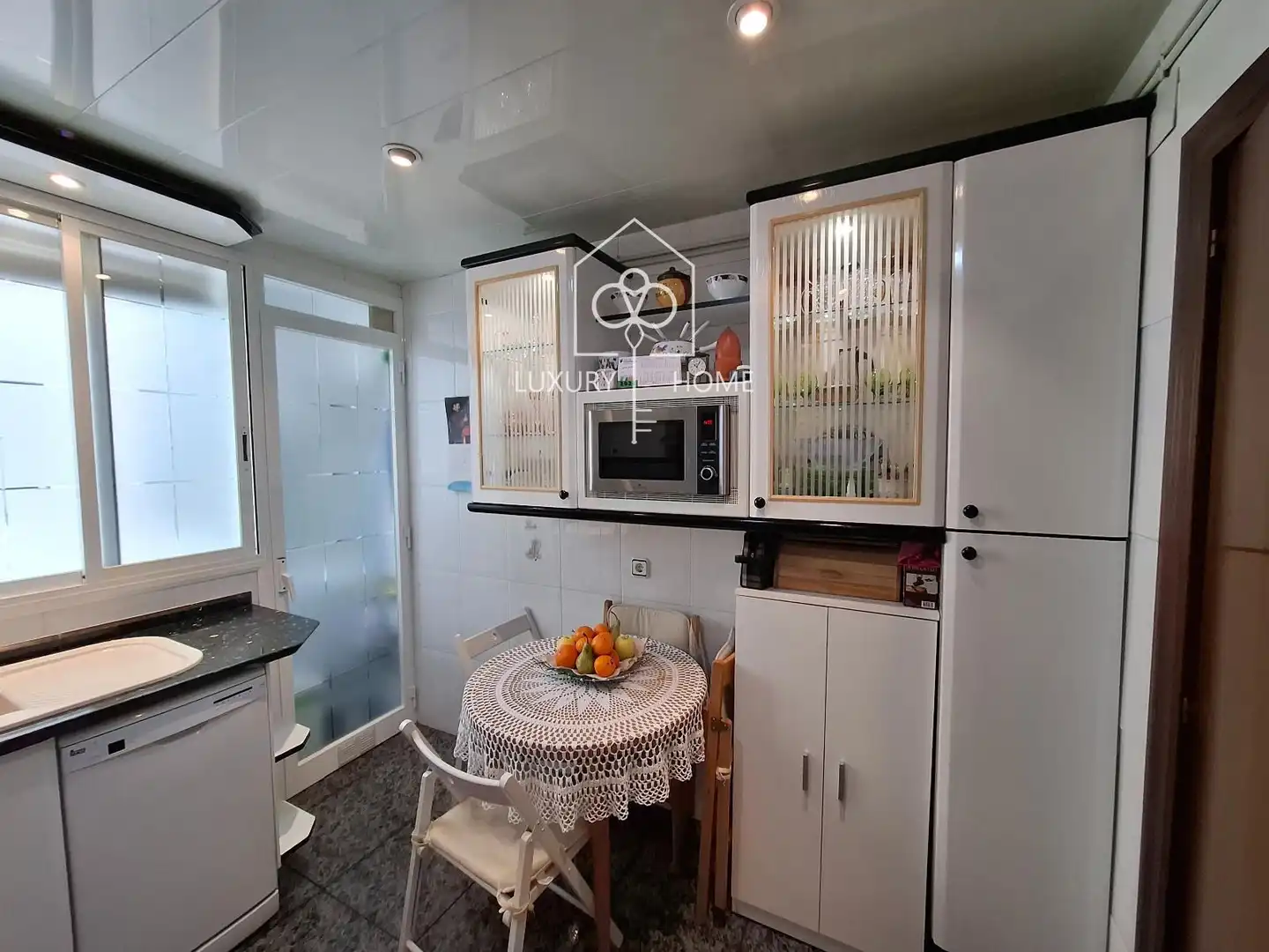 Cocina de Ático en venta en L'Hospitalet de Llobregat con Aire acondicionado, Calefacción y Parquet