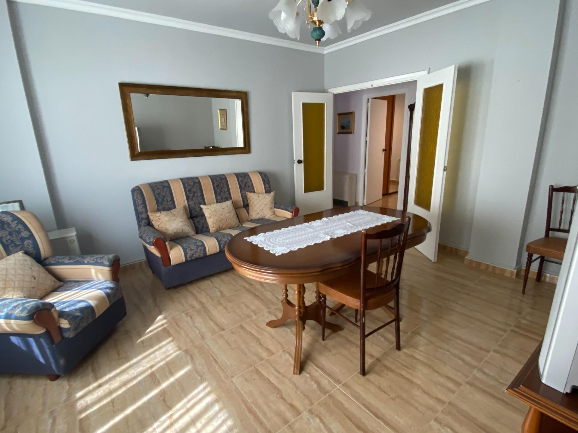 Sala de estar de Piso en venta en Villarrobledo con Terraza y Balcón