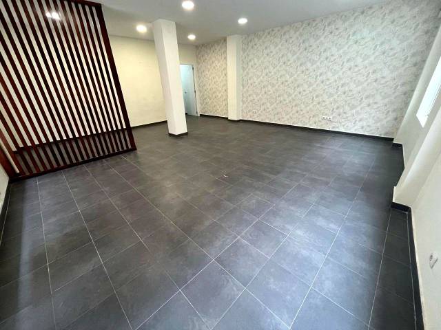 Local comercial en Alquiler en Salesas