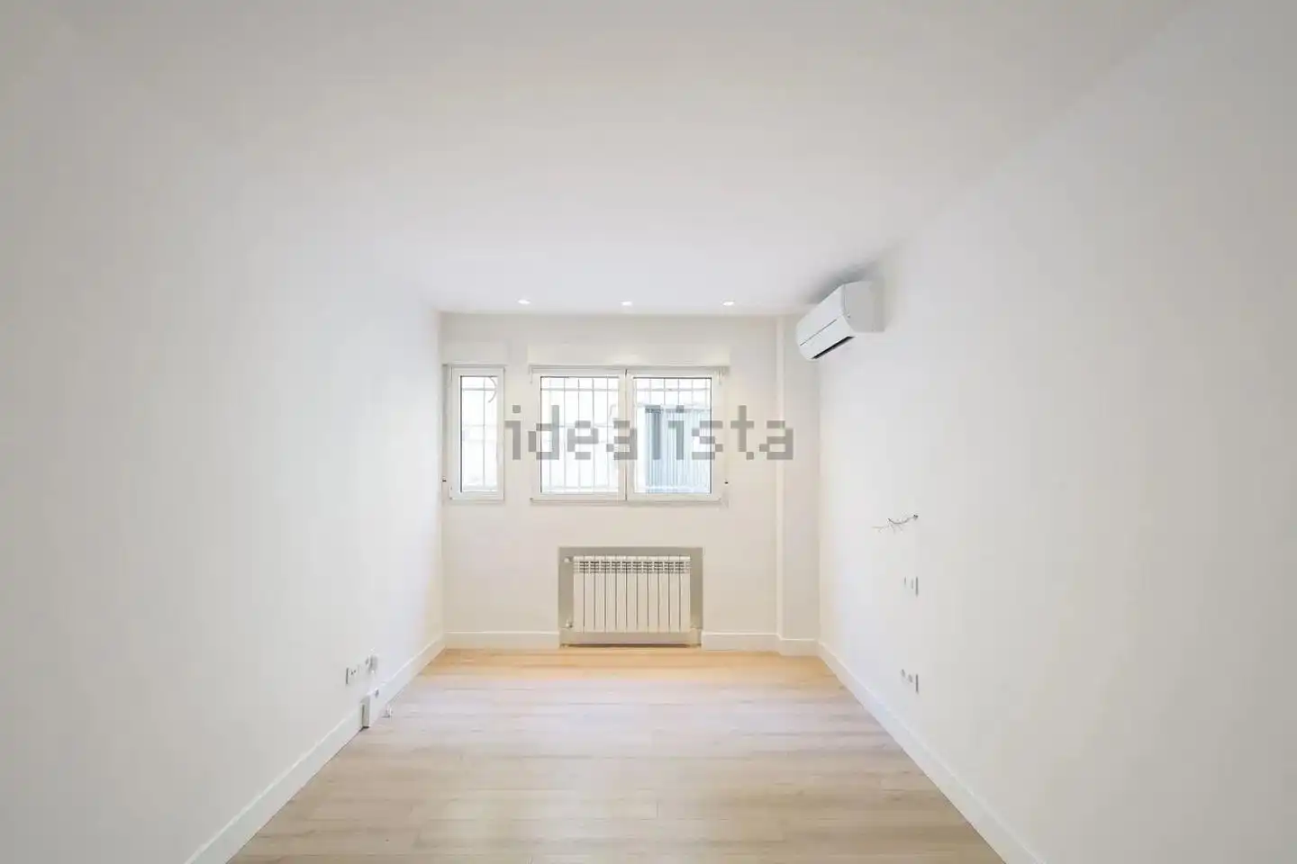 Habitación de Planta baja en venta en Madrid con Aire acondicionado y Terraza