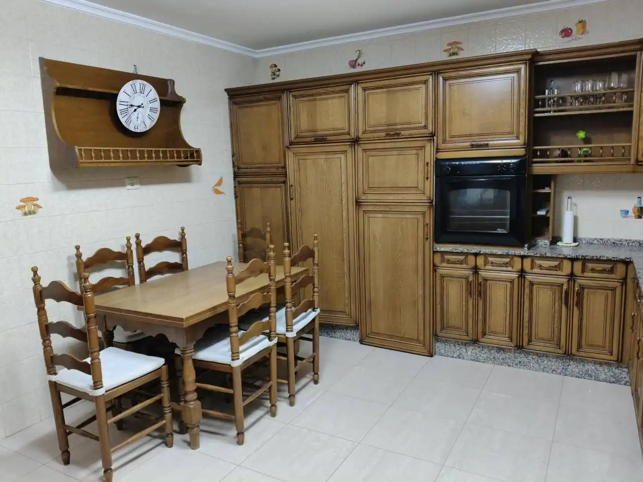 Cocina de Piso en venta en Cariño con Calefacción, Trastero y Amueblado