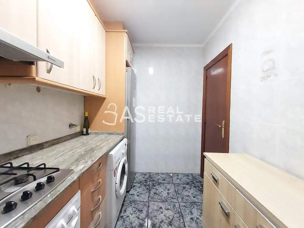 Cocina de Piso en venta en L'Hospitalet de Llobregat con Aire acondicionado y Amueblado