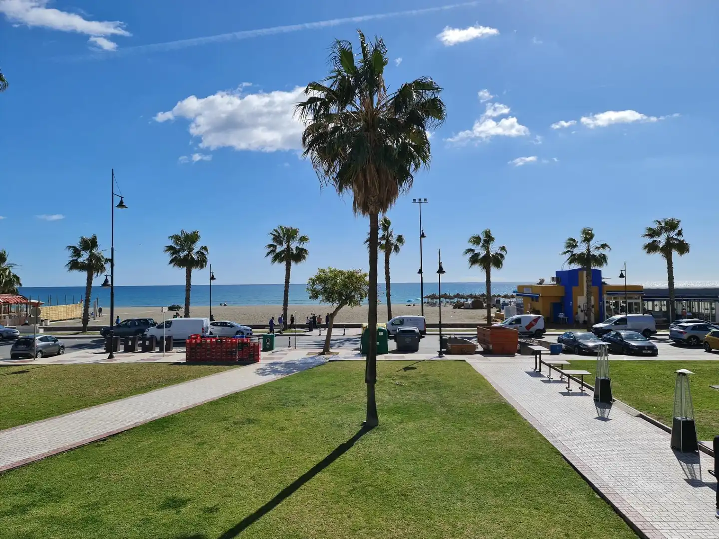 Vista exterior de Pis en venda en Torremolinos amb Aire condicionat, Calefacció i Jardí privat