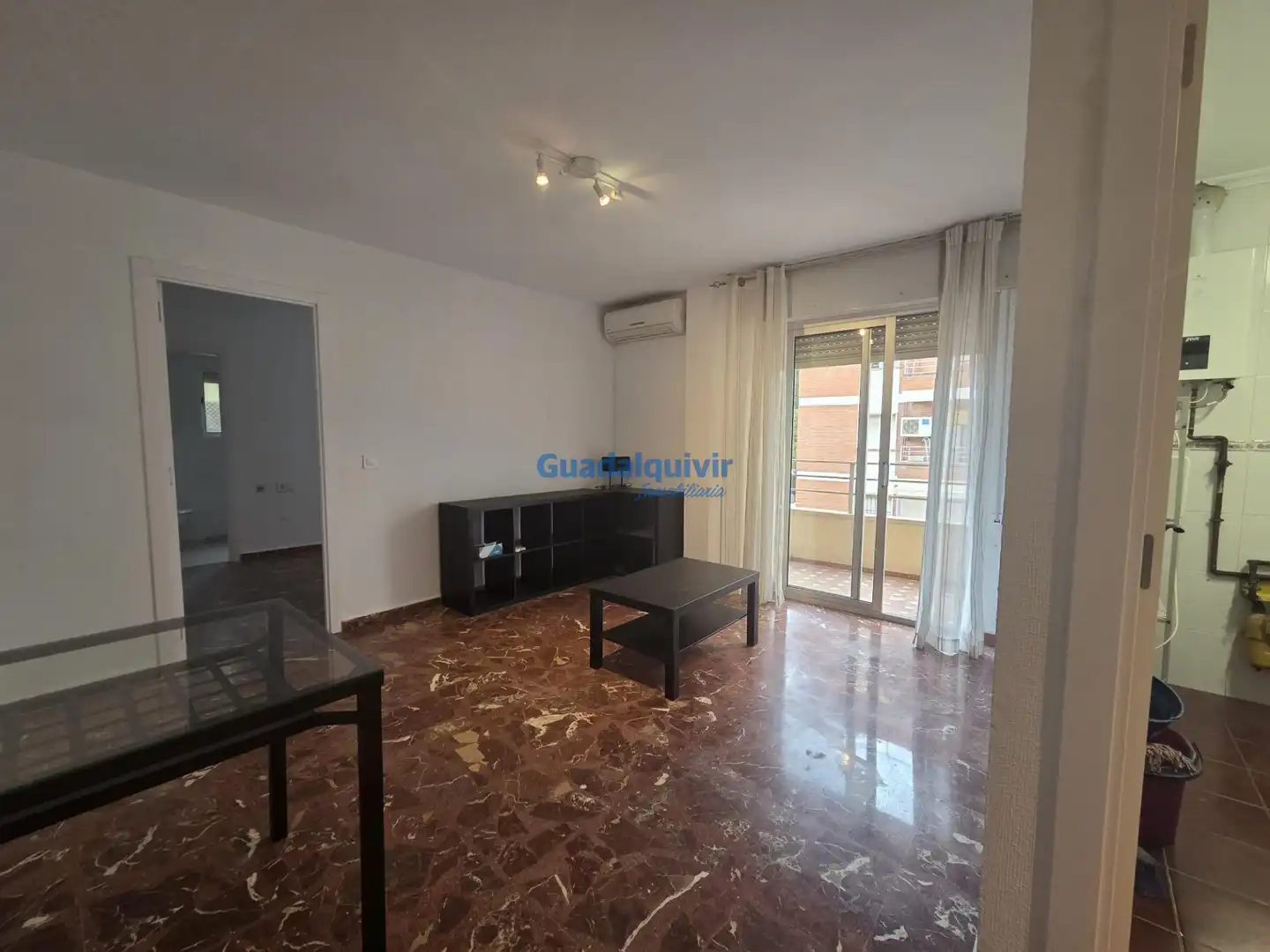 Living room of Flat for rent in Sevilla  with Air Conditioner and Terrace