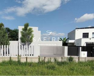Exterior view of House or chalet for sale in Fornells de la Selva  with Air Conditioner, Heating and Private garden