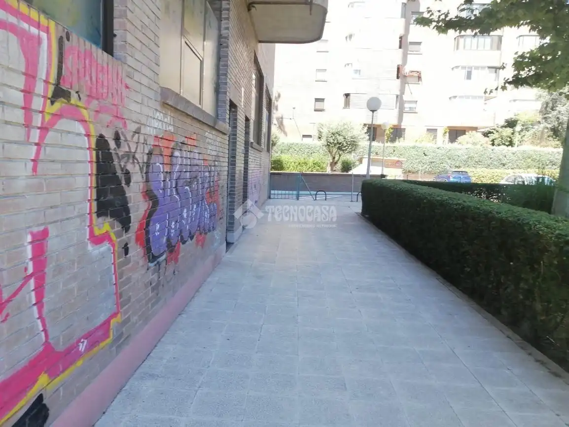 Individual with lift for sale in Calle de Arganda