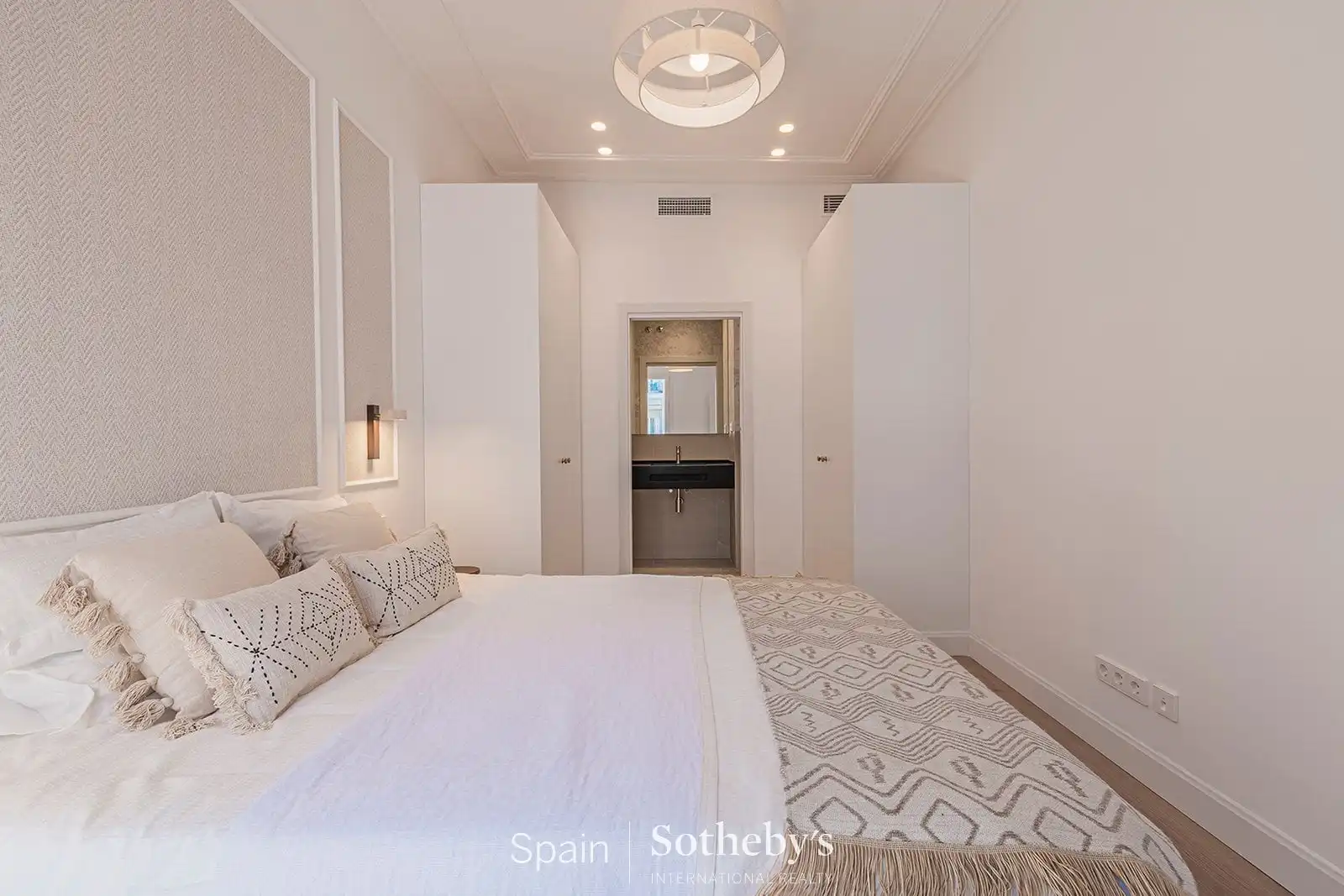 Habitación de Apartamento en venta en Barcelona con Aire acondicionado y Calefacción