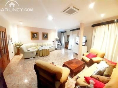 Living room of House or chalet for sale in Utrera  with Terrace and Storage room