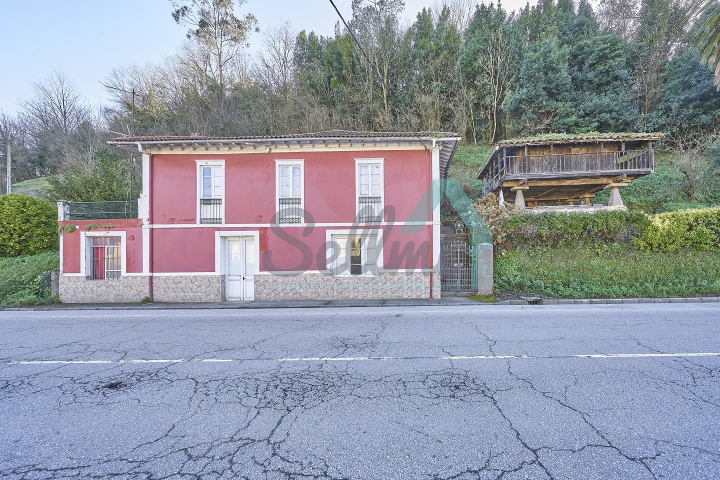 Vista exterior de Casa o chalet en venta en Belmonte de Miranda con Jardín privado, Parquet y Terraza