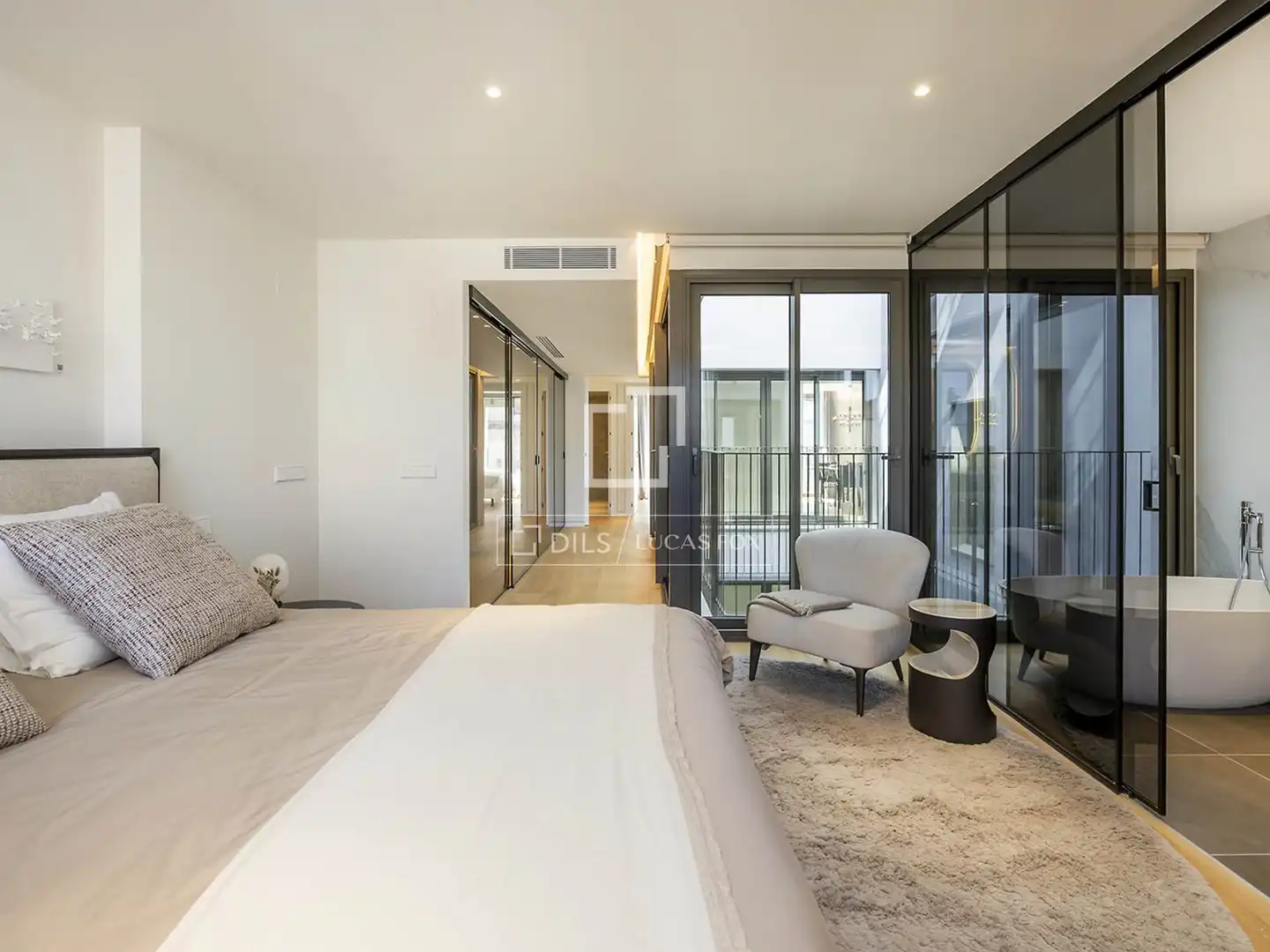 Schlafzimmer von Wohnung zum Verkauf in Barcelona mit Klimaanlage, Terrasse und Schwimmbad