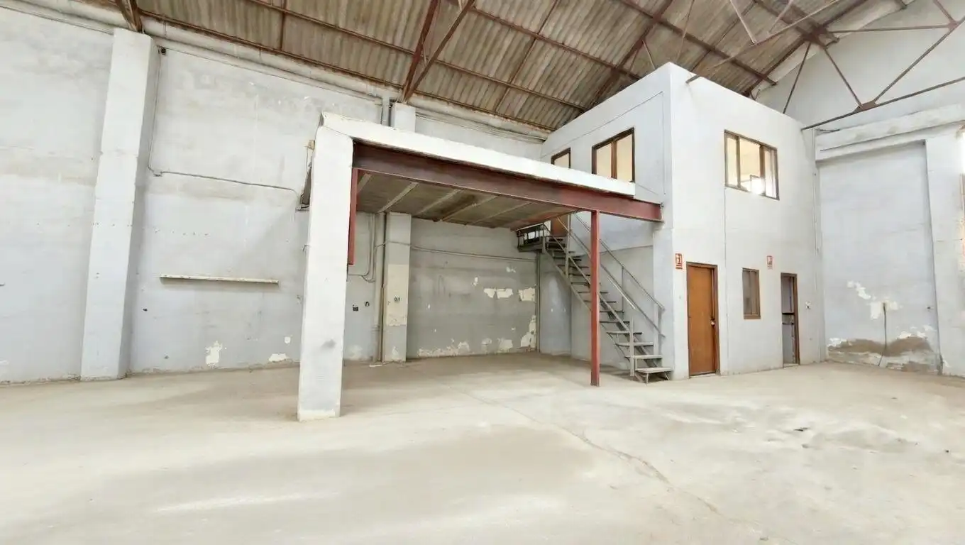 Fabrikhallen zum Verkauf in Puçol