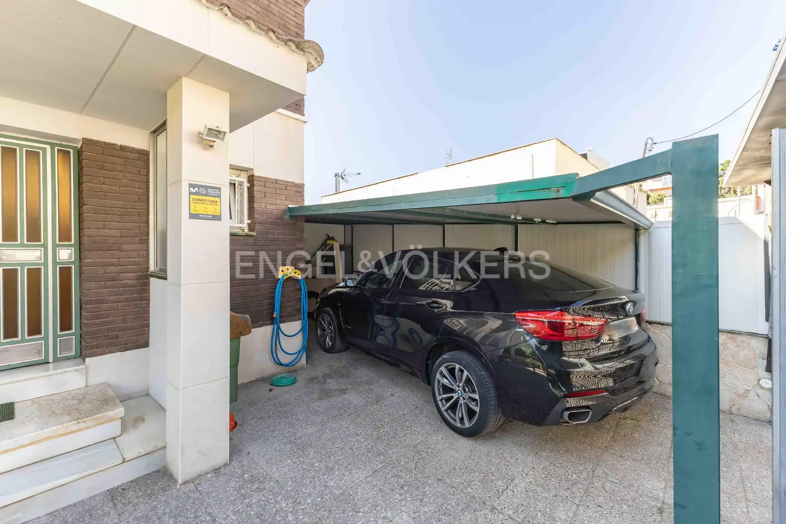 Vista exterior de Casa o chalet en venta en Esplugues de Llobregat con Aire acondicionado, Calefacción y Jardín privado