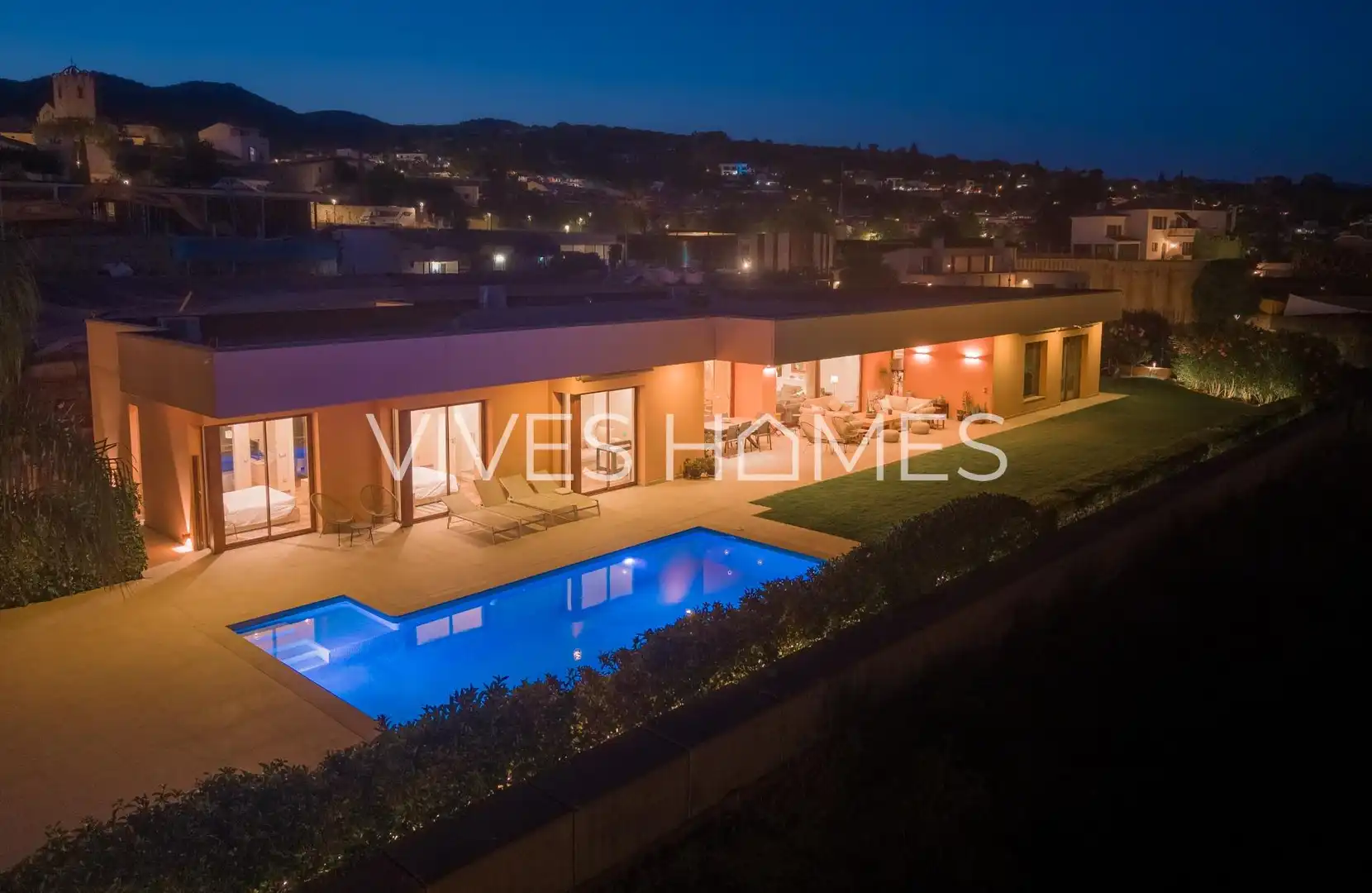 Vista exterior de Casa o chalet en venta en Sant Vicenç de Montalt con Aire acondicionado, Calefacción y Jardín privado