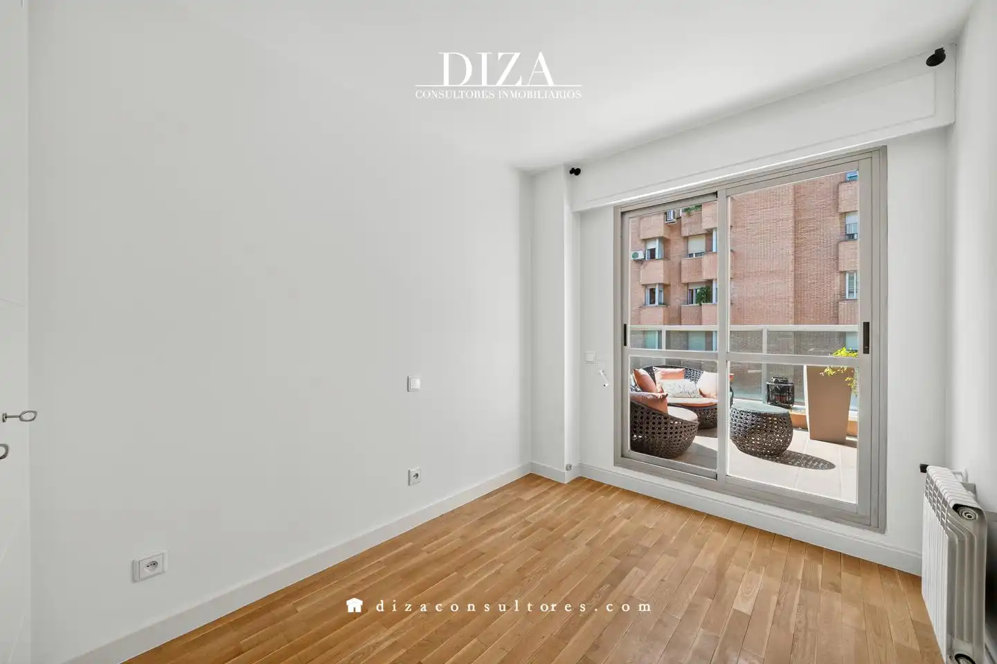 Bedroom of Flat for rent in Madrid  with Air Conditioner, Heating and Terrace