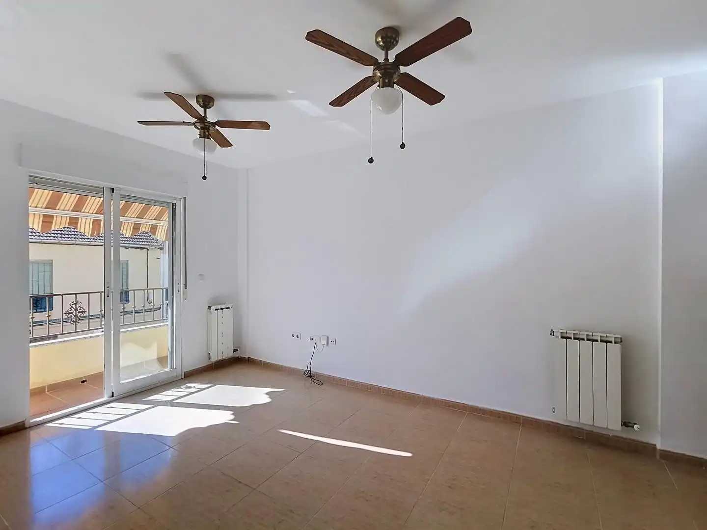 Sala de estar de Piso de alquiler en Churriana de la Vega con Calefacción y Balcón