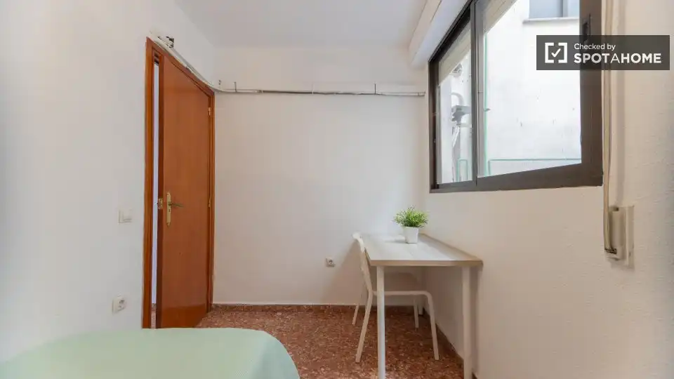 Bedroom of Flat for rent in Valencia  with Air Conditioner, Heating and Furnished