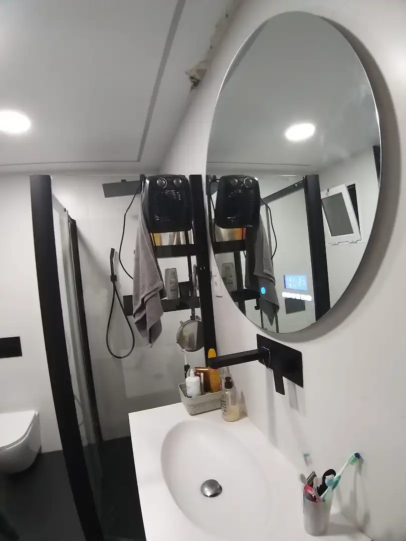 Bathroom of Flat for sale in Mataró  with Air Conditioner, Heating and Oven