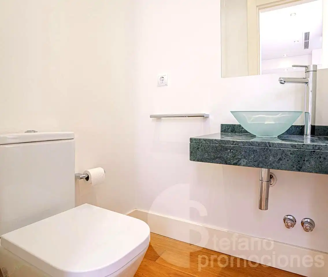Baño de Ático de alquiler en Málaga con Aire acondicionado, Calefacción y Parquet
