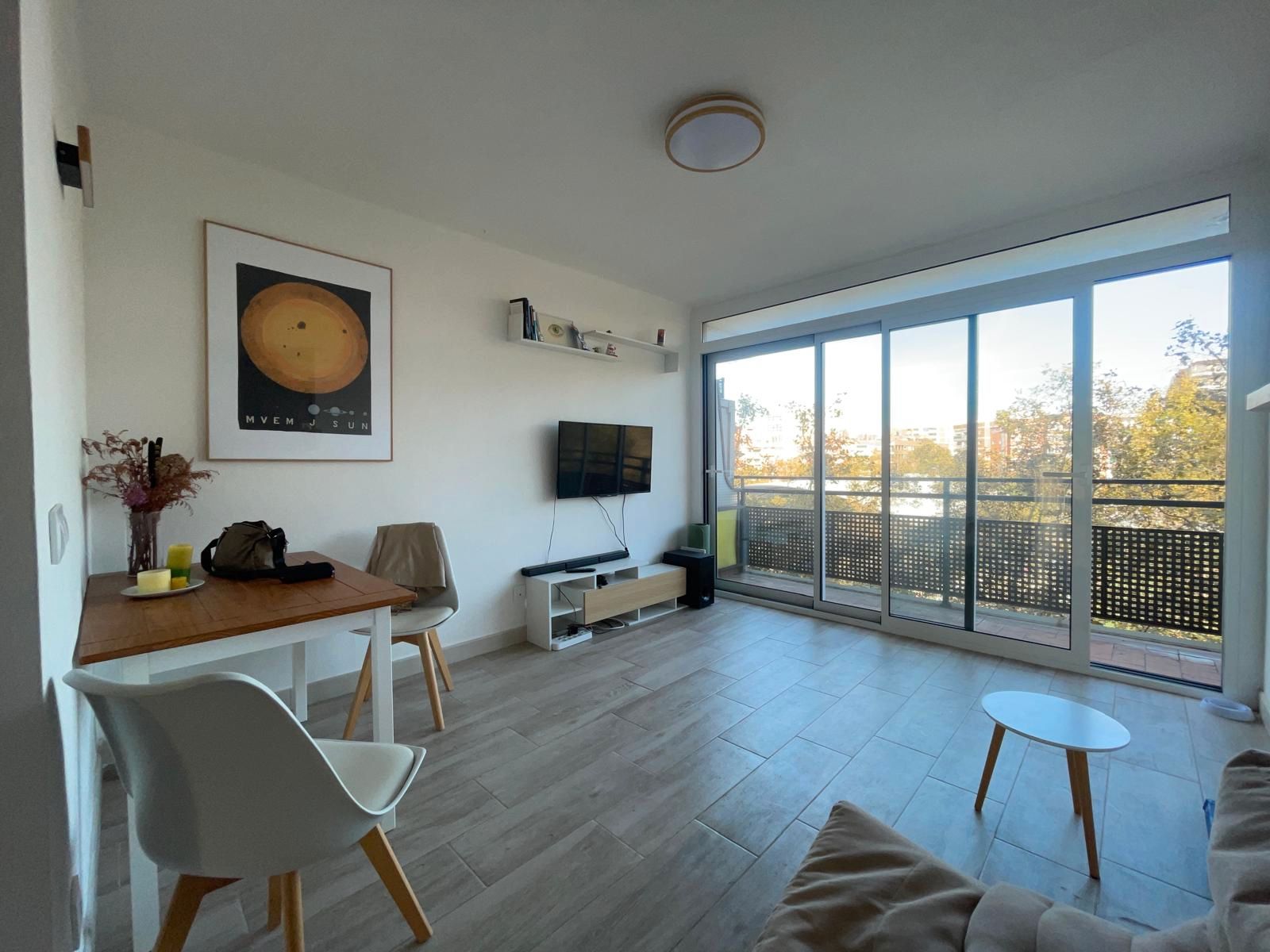 Sala de estar de Piso en venta en  Barcelona Capital con Parquet, Amueblado y Horno