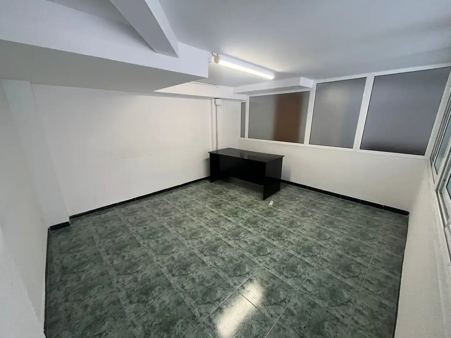 Local en venda en Santa Coloma de Gramenet amb Parquet i Alarma