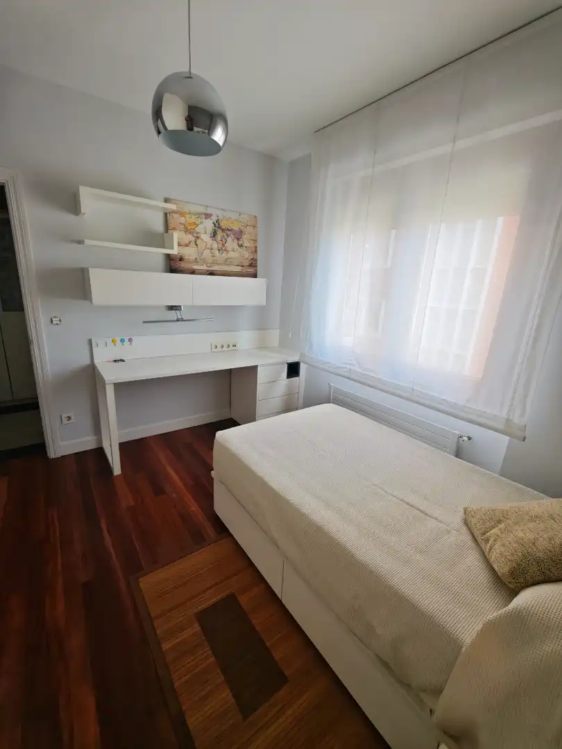 Habitación de Piso de alquiler en Bilbao  con Calefacción, Amueblado y Horno