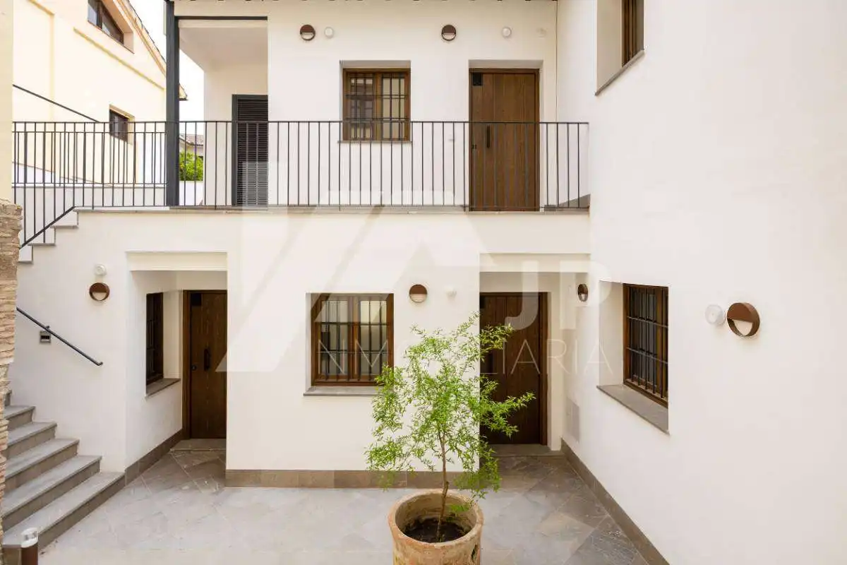 Exterior view of Duplexes for rent in Granada  with Heating, Furnished and Balcony