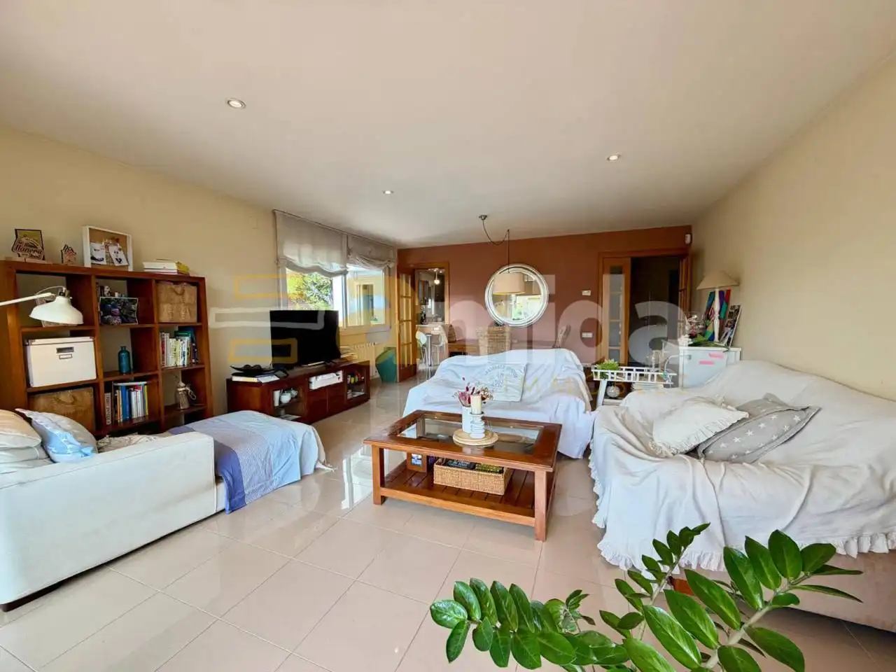 Sala d'estar de Casa o xalet en venda en Sabadell amb Aire condicionat, Calefacció i Jardí privat