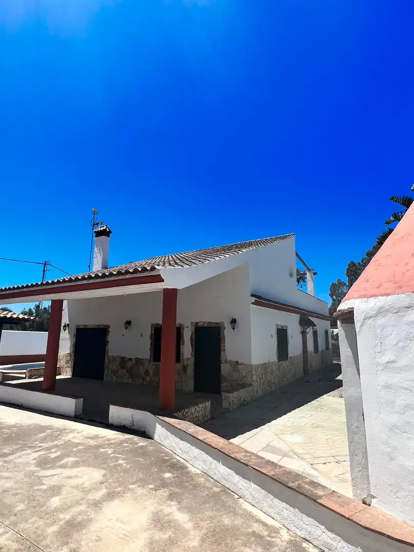 Vista exterior de Finca rústica en venda en Vejer de la Frontera amb Calefacció, Jardí privat i Terrassa