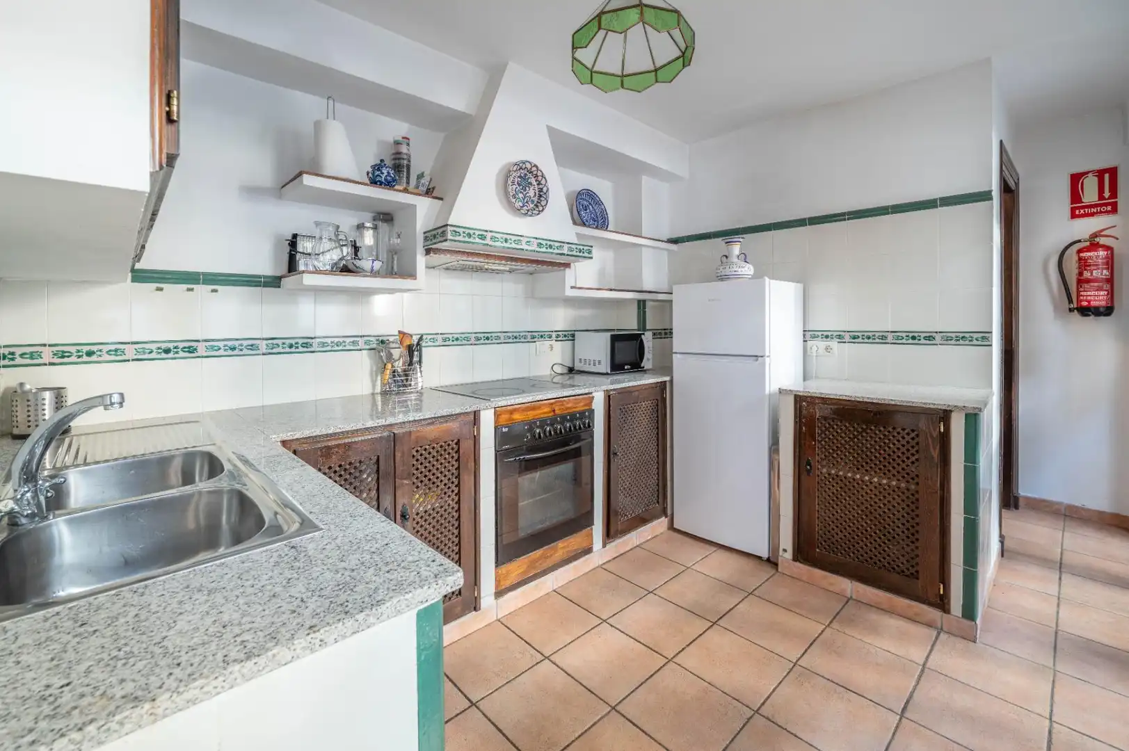 Kitchen of Buildings for sale in Granada