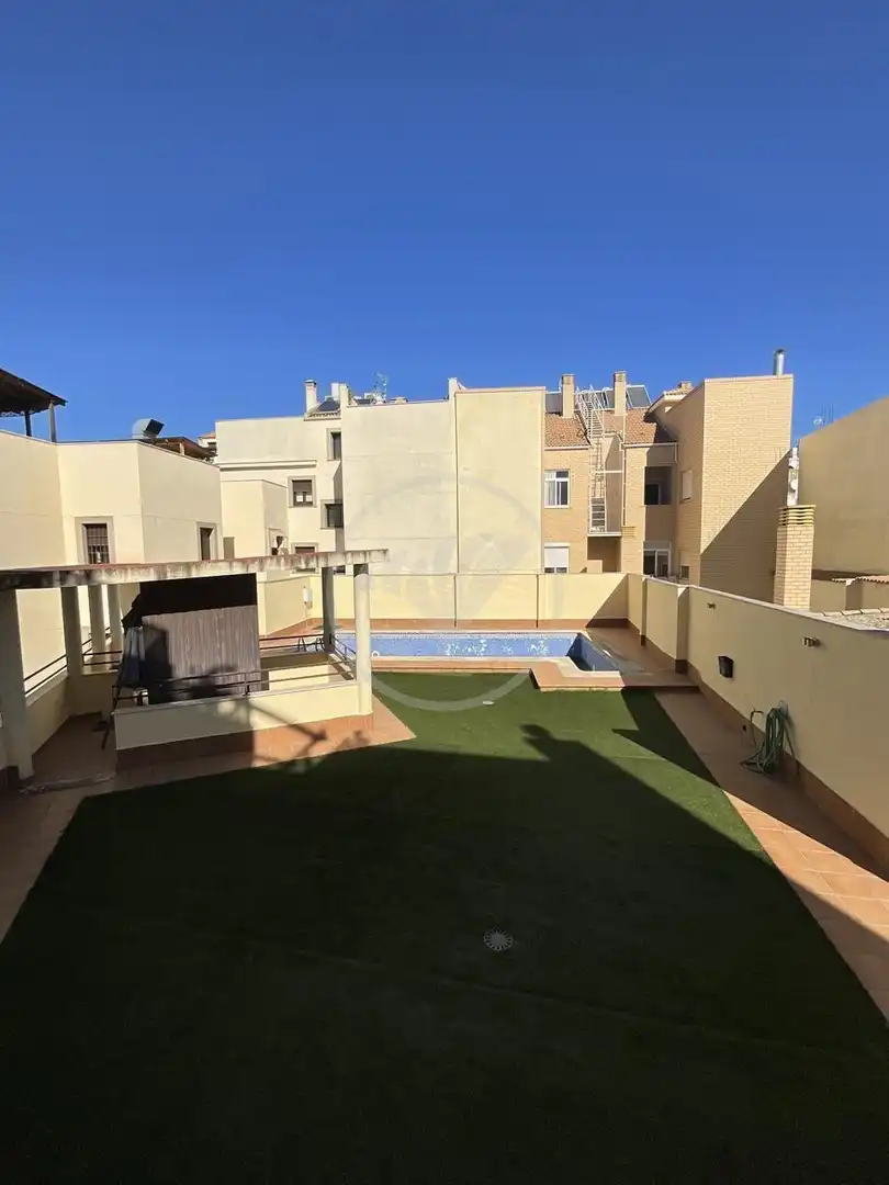 Piscina de Piso de alquiler en Linares con Aire acondicionado, Terraza y Amueblado