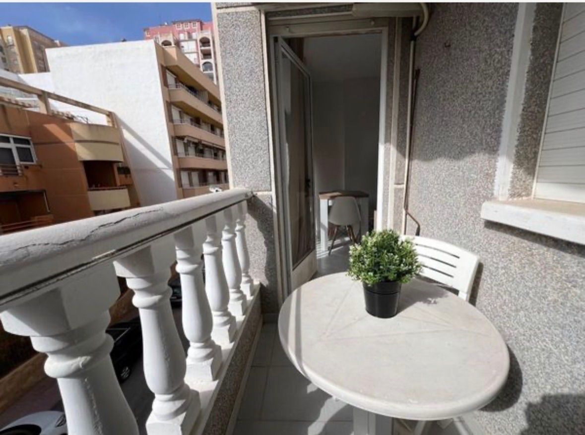 Apartamento de alquiler en Roentgen, Zona Playa de los Locos