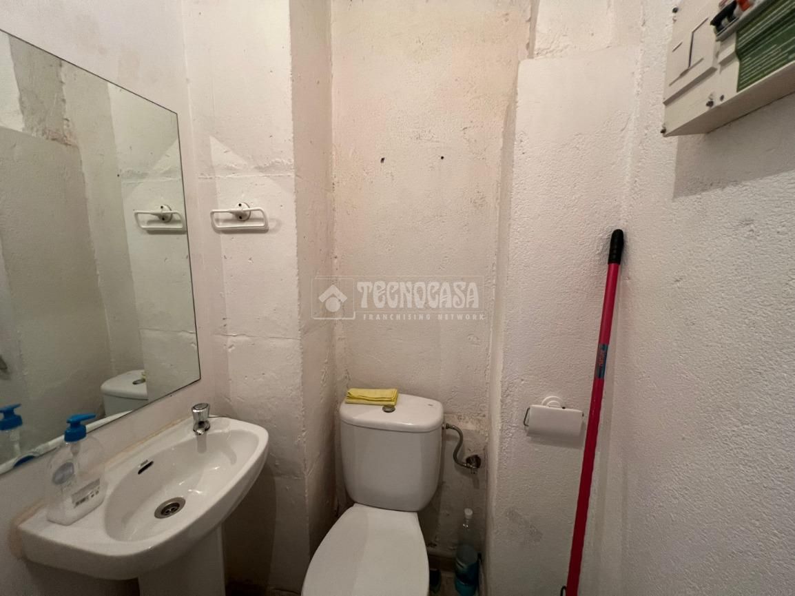 Baño de Local de alquiler en Talavera de la Reina con Aire acondicionado