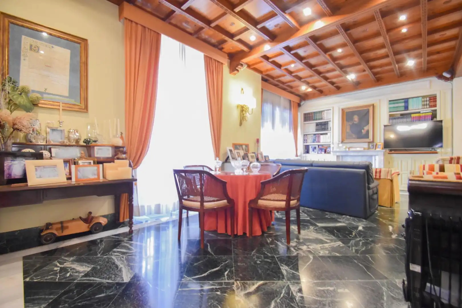 Dining room of Buildings for sale in Almuñécar
