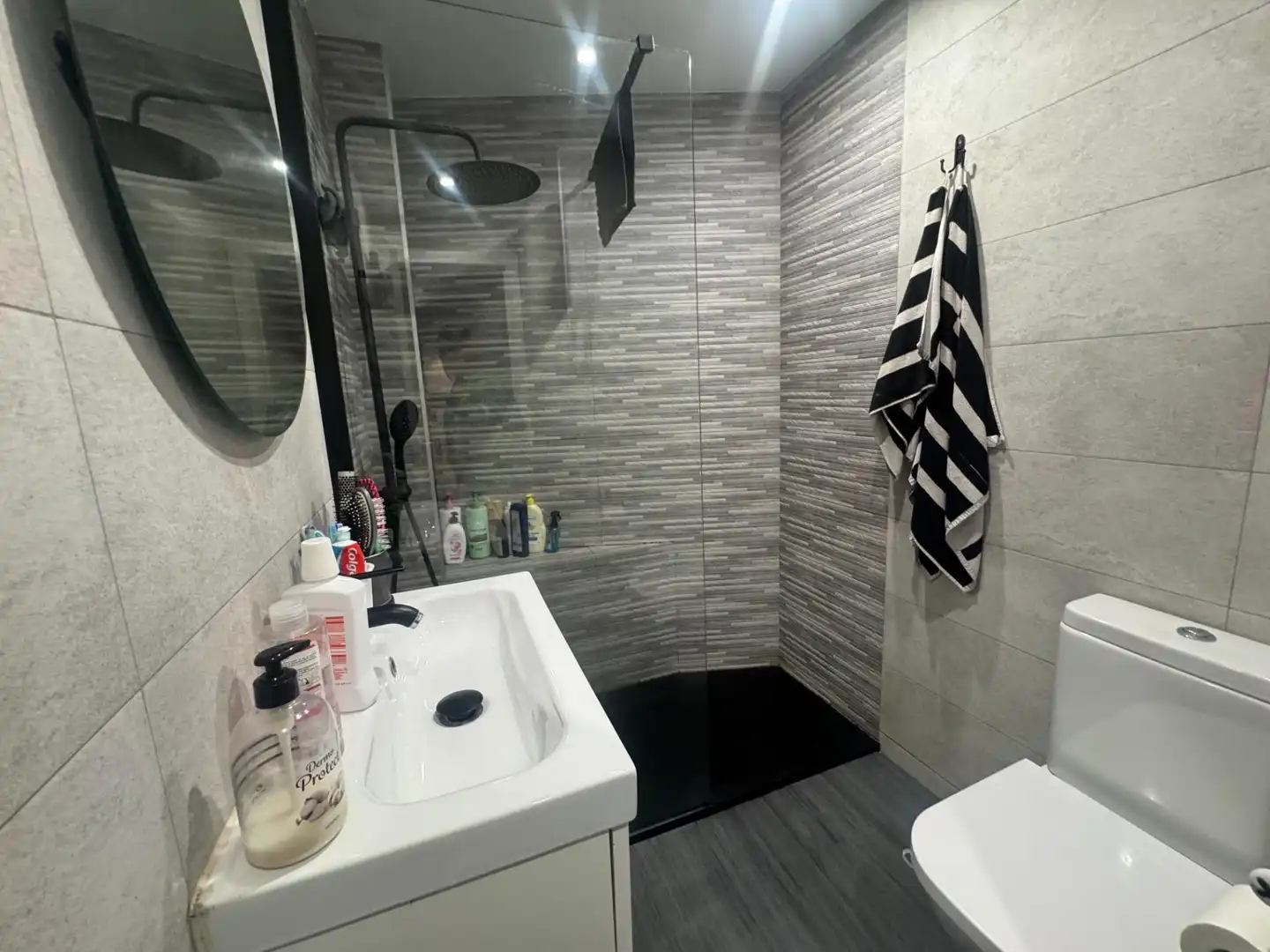 Bathroom of Flat for sale in Madrid  with Heating and Community pool