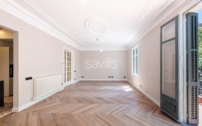 Living room of Apartment for sale in  Barcelona Capital