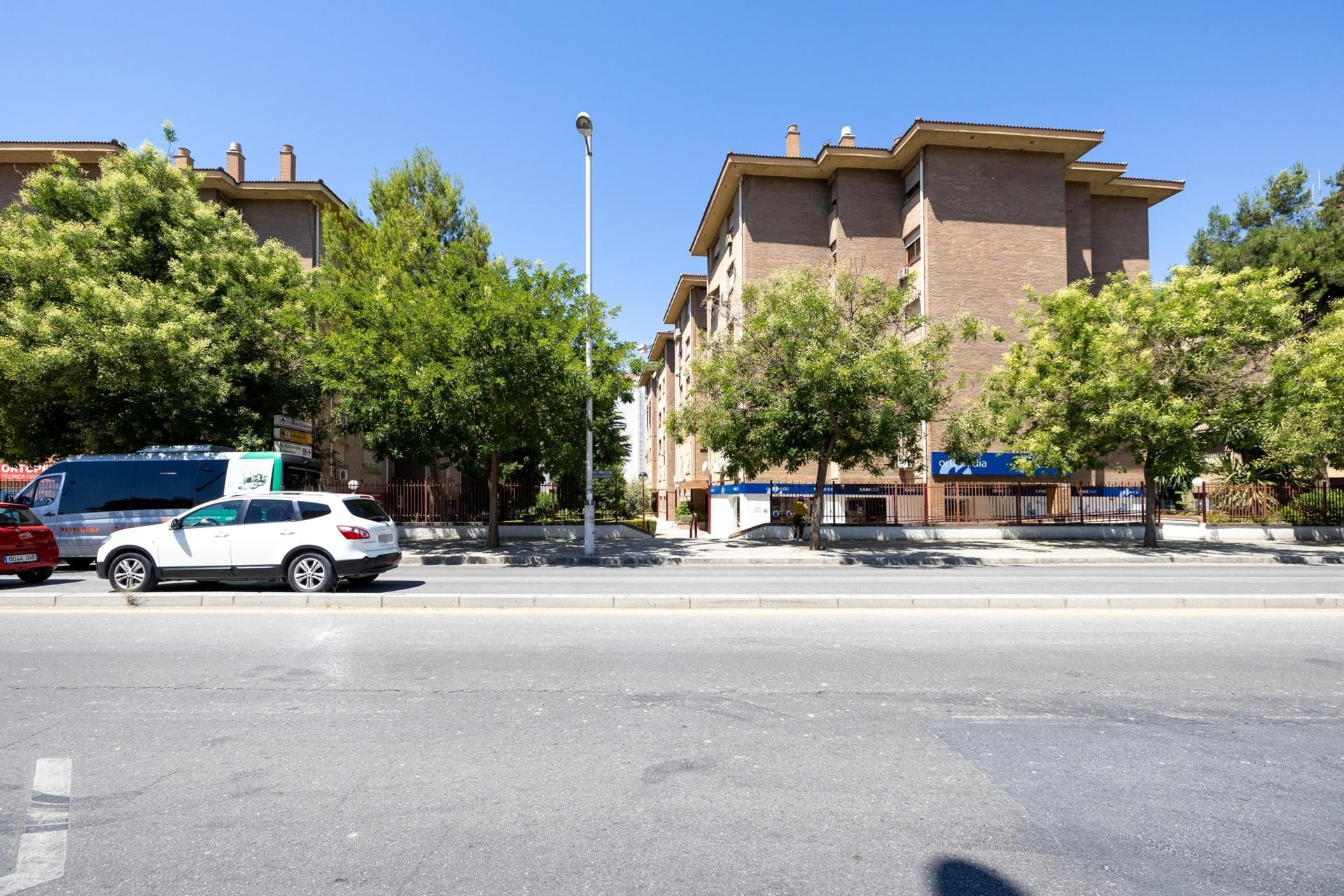 Vista exterior de Piso en venta en  Granada Capital
