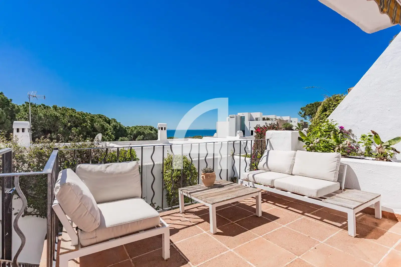 Terraza de Casa adosada en venta en Marbella con Aire acondicionado, Calefacción y Jardín privado