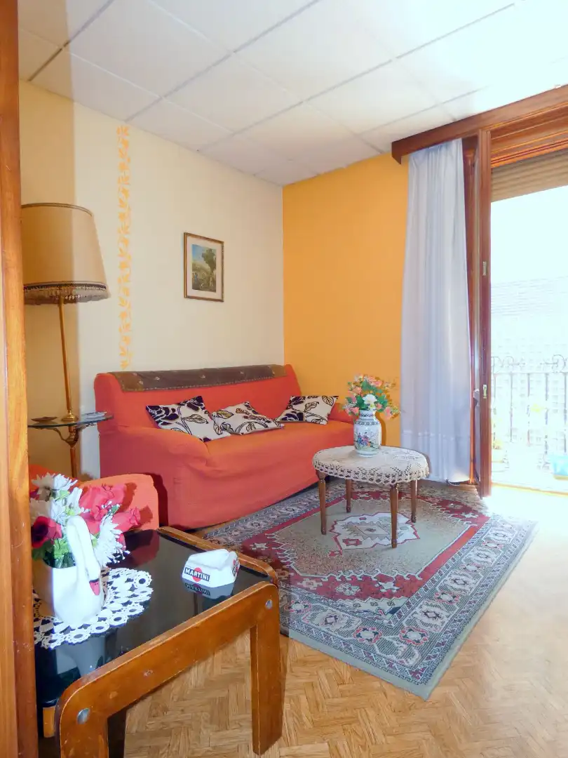 Sala de estar de Piso en venta en Bilbao  con Calefacción, Parquet y Terraza