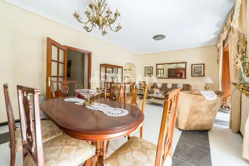 Menjador de Casa o xalet en venda en Úbeda amb Aire condicionat, Traster i Balcó