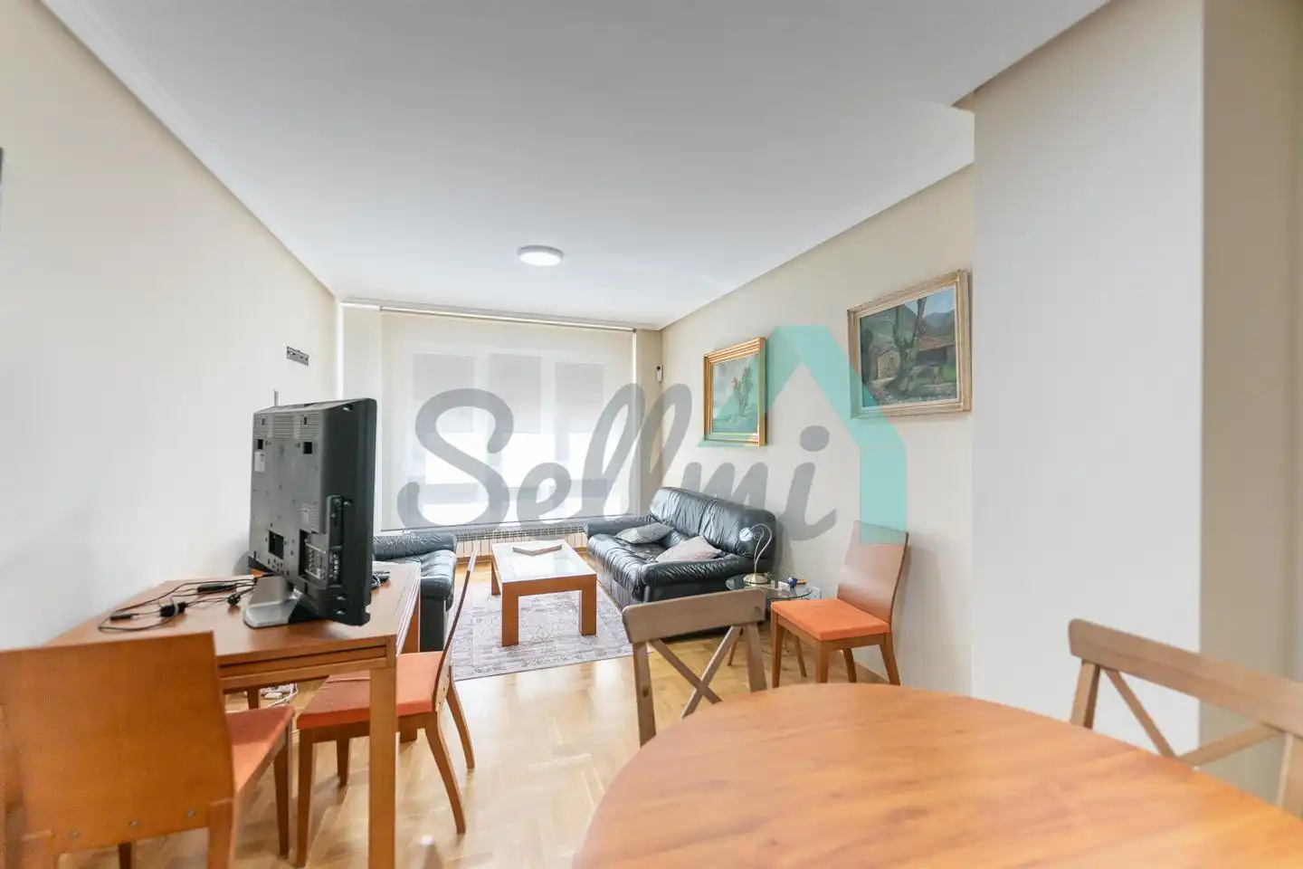 Living room of Flat for rent in Oviedo   with Heating, Parquet flooring and Storage room