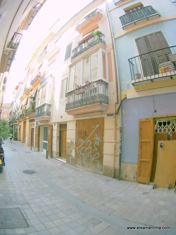 Vista exterior de Pis en venda en Ciutat Vella 
